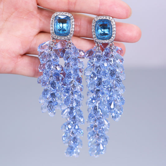 Light luxury blue crystal, shoulder-sweeping style, fresh and sweet rhinestone earrings, high-end personalized design earrings, retro exaggeration